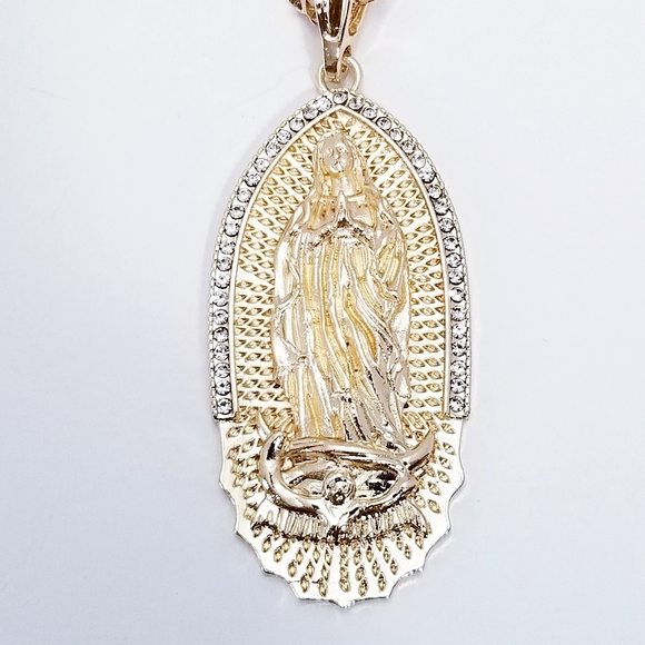 14K Gold Plated Virgen de Guadalupe necklace - Picture 5 of 6